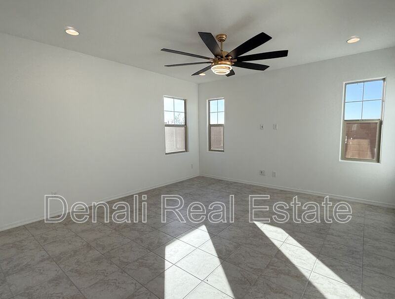 3949 S Verbena - Photo 7 of 36