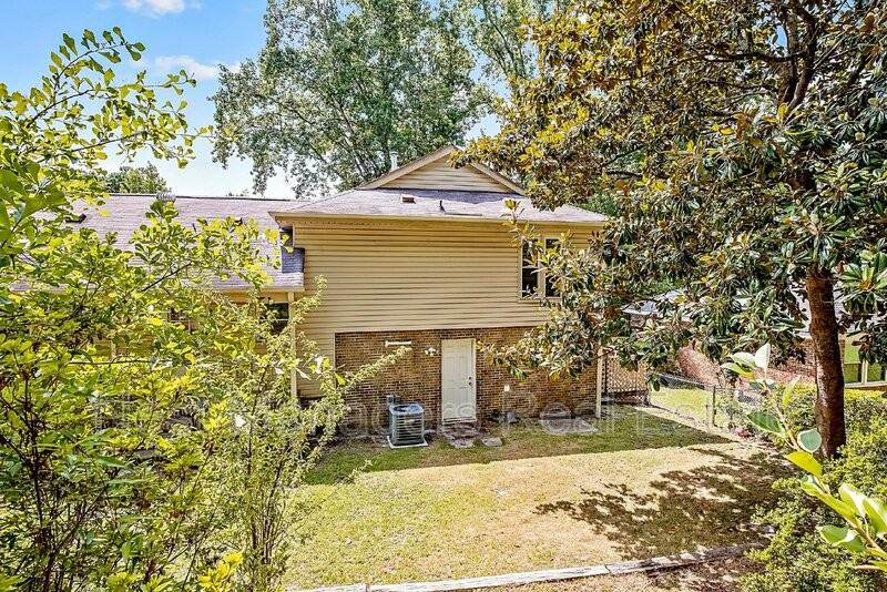 221 Waxhaw Dr - Photo 7 of 38