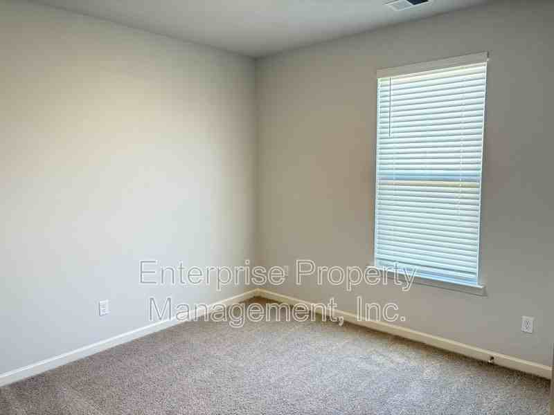 230 Kipling Dr - Photo 6 of 20