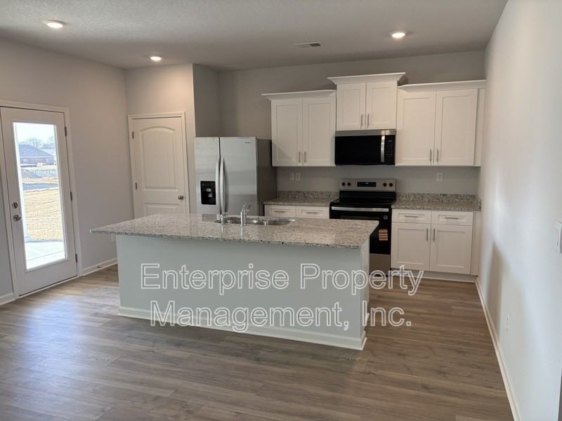 230 Kipling Dr - Photo 2 of 20