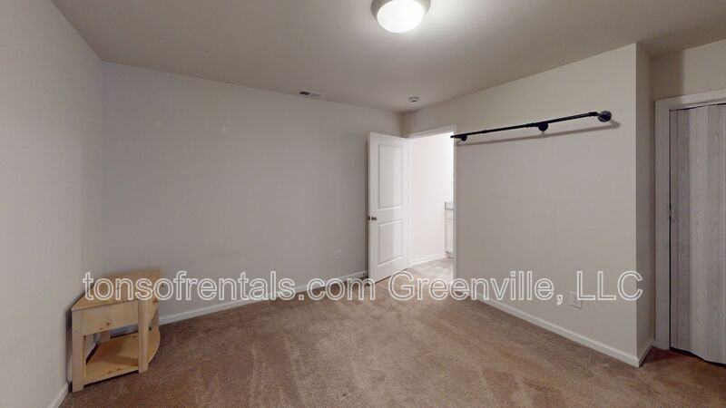 312 Highline Trl - Photo 6 of 11