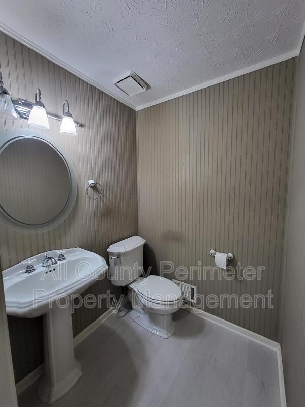 2990 Riverbend Dr - Photo 6 of 18