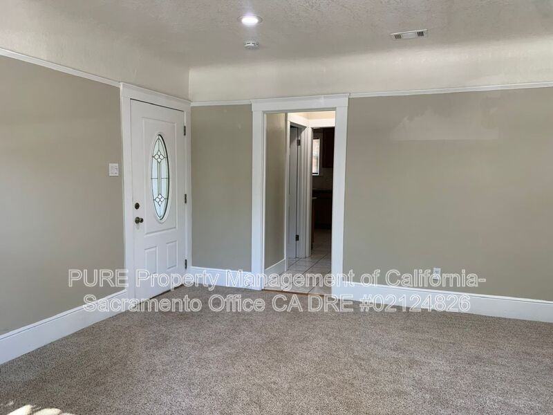 1410 1/2 19th St - Photo 2 of 19