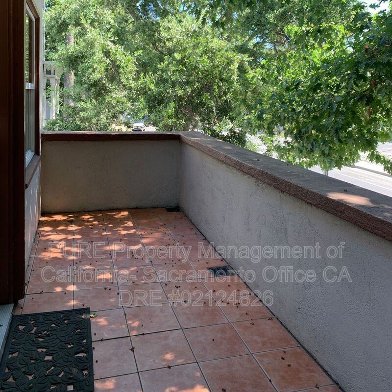 1410 1/2 19th St - Photo 6 of 19