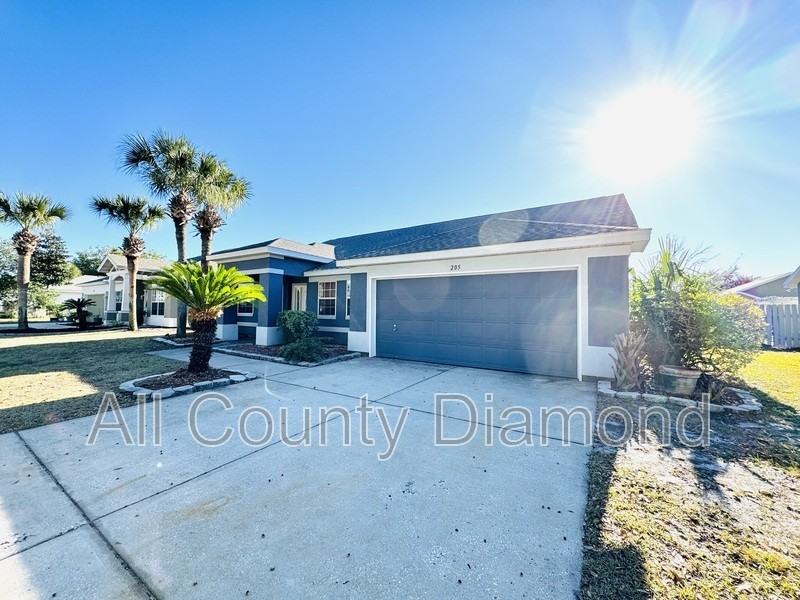 205 Covington St - Photo 2 of 27