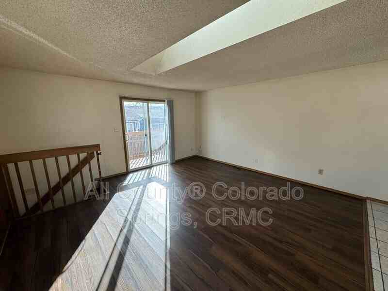 819 Yuma St #B - Photo 2 of 19