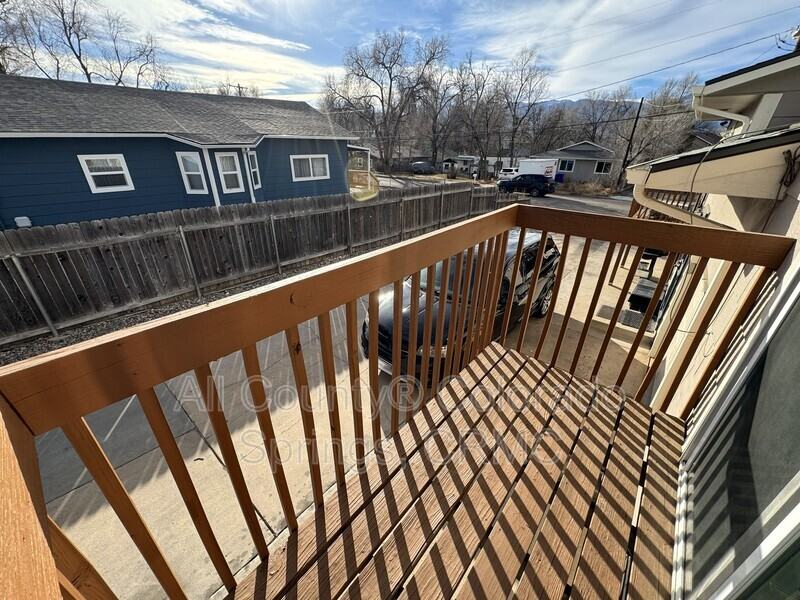 819 Yuma St #B - Photo 4 of 19