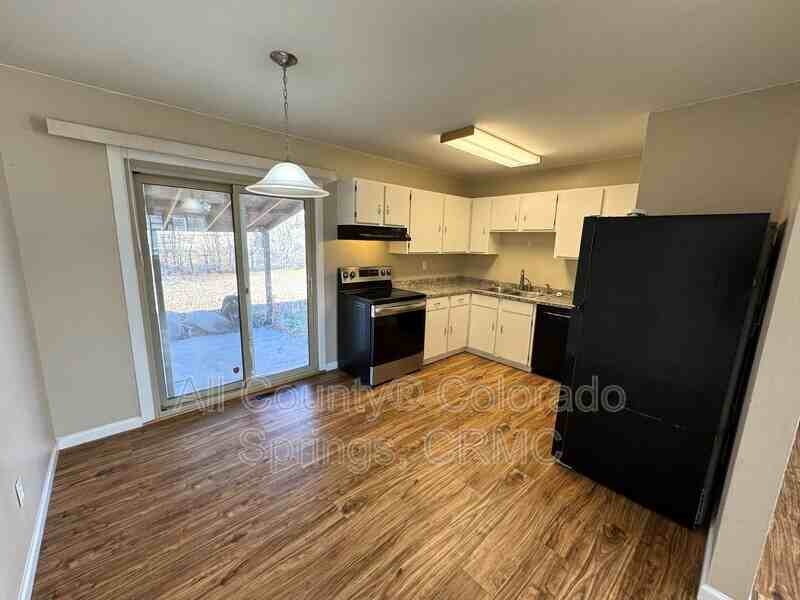 1742 Keswick Rd - Photo 3 of 16