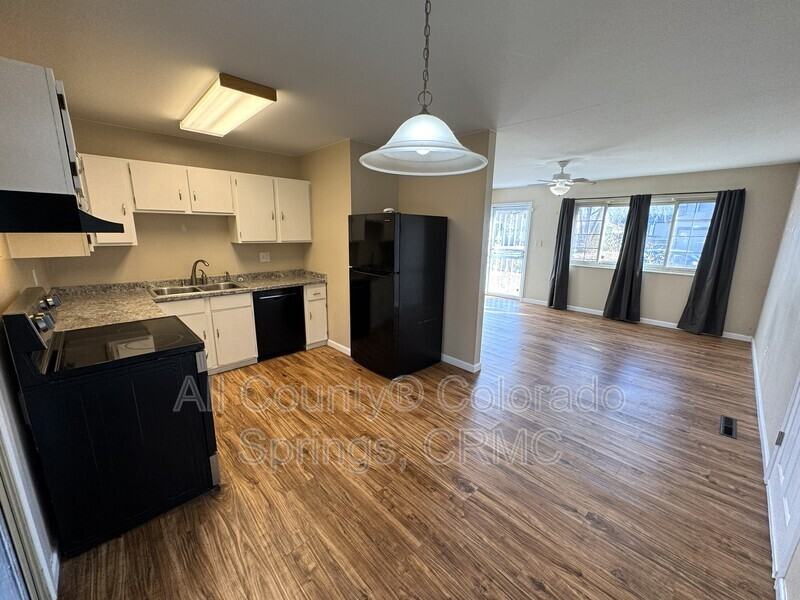 1742 Keswick Rd - Photo 5 of 16