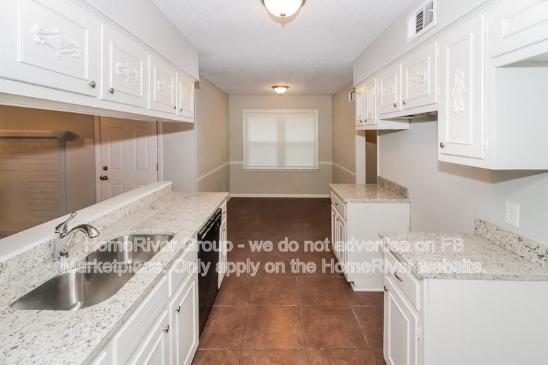 3014 Cypress Point Dr - Photo 5 of 19