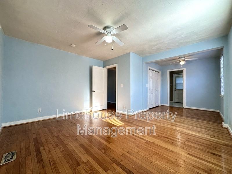 7744 Castleton Pl - Photo 3 of 16