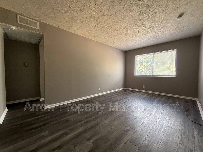 1215 E St - Photo 3 of 8