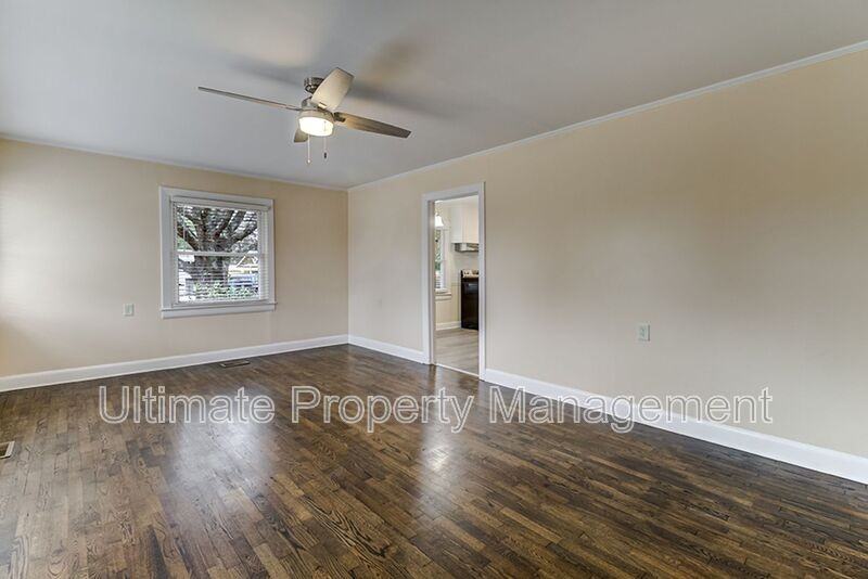 161 Brentwood Dr - Photo 3 of 16