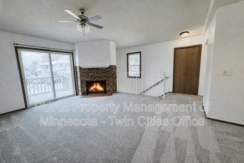 940 E Travelers Trl - Photo 4 of 13