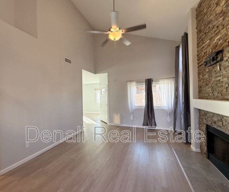 13874 N 91st Dr - Photo 3 of 25