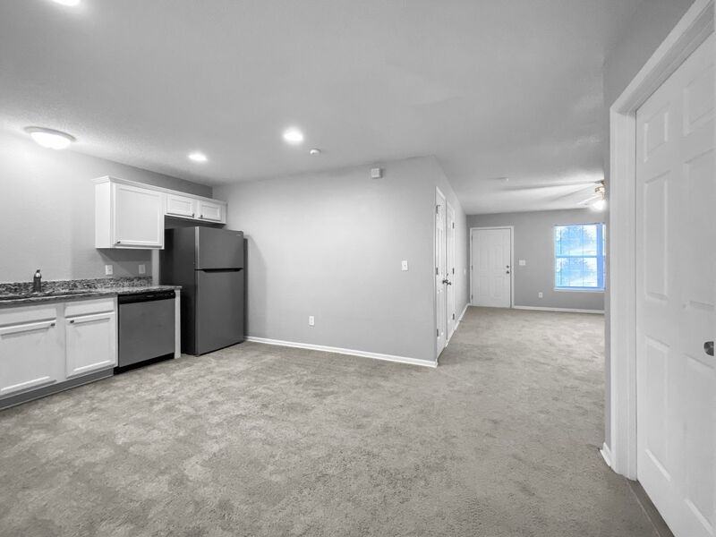 405 Nw Woodbury Dr - Photo 3 of 22