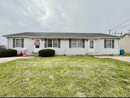 featured image of 198 Daisy St #B