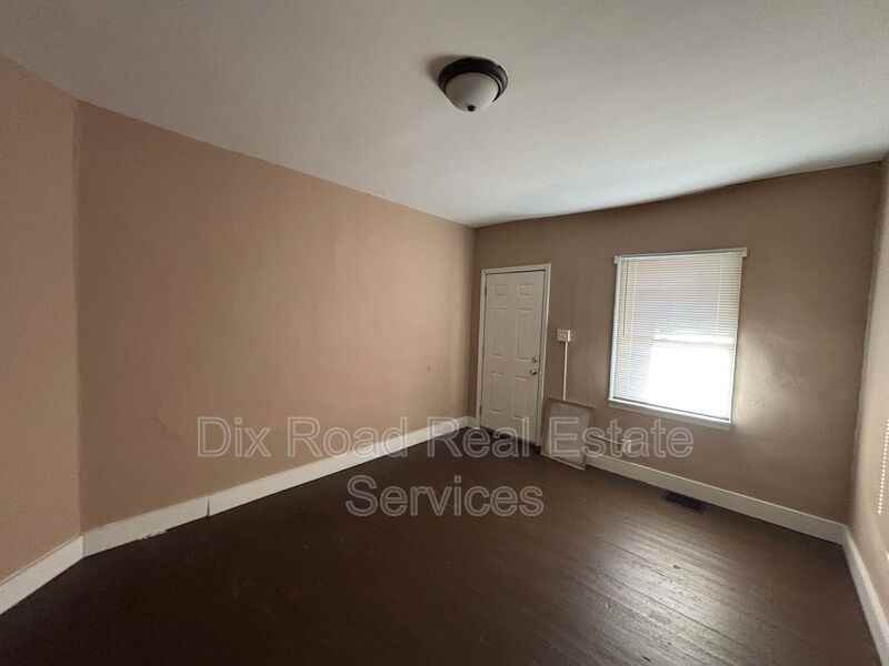 722 East Ave - Photo 4 of 24