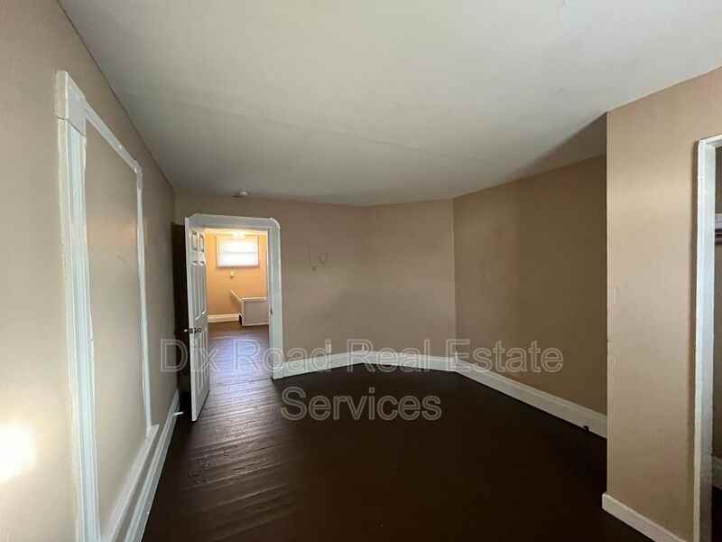 722 East Ave - Photo 5 of 24