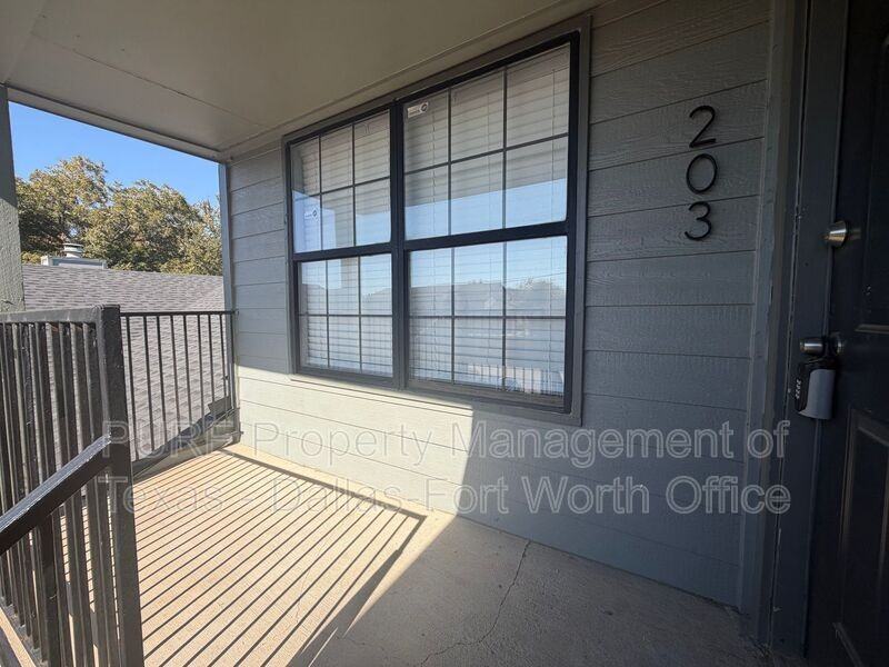 806 806/203 Castleglen Drive - Photo 4 of 29