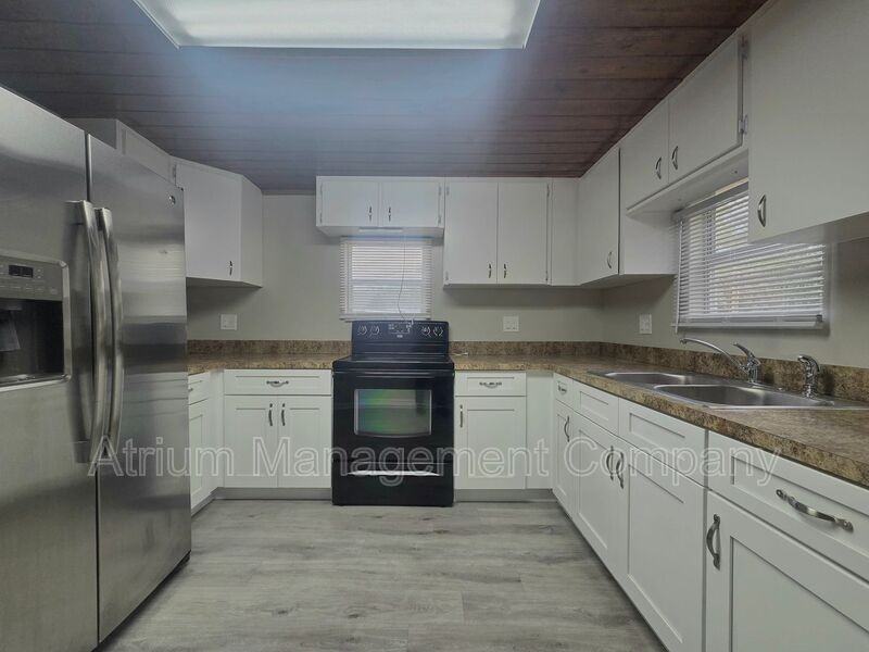 7926 N Socrum Loop Rd - Photo 5 of 25