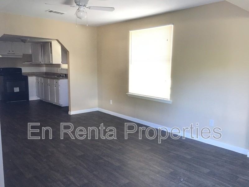 2903 Weber St - Photo 3 of 8