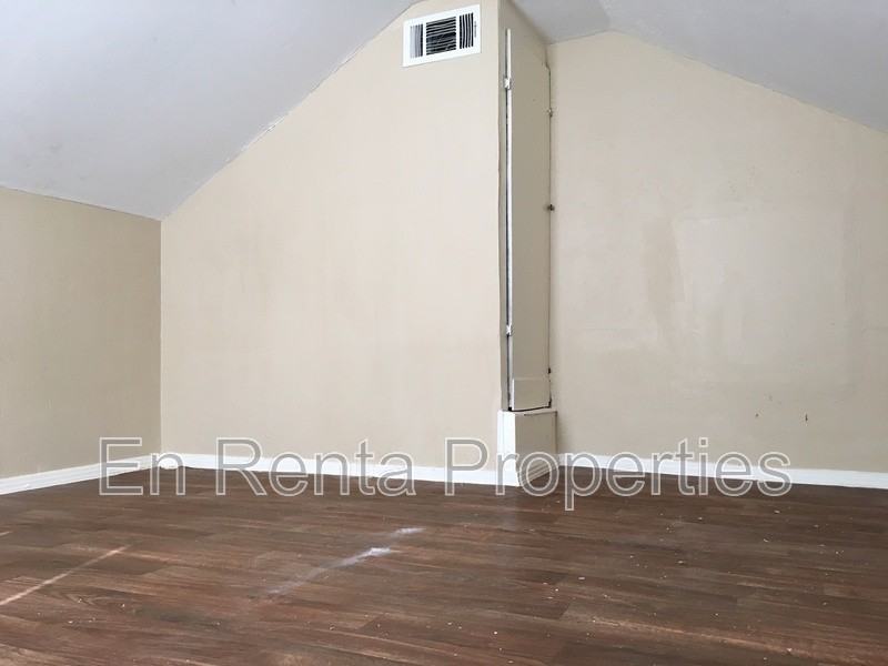 2903 Weber St - Photo 7 of 8