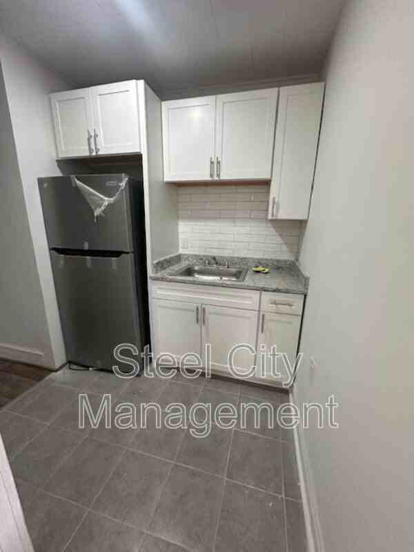 211 S 7th St #A - Photo 7 of 9