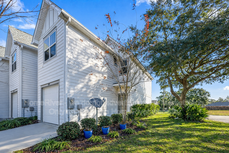 7299 Majestic Blvd - Photo 2 of 19