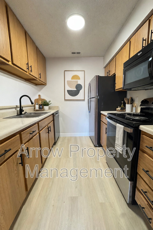 2340 N 44th St #9 - Photo 3 of 11