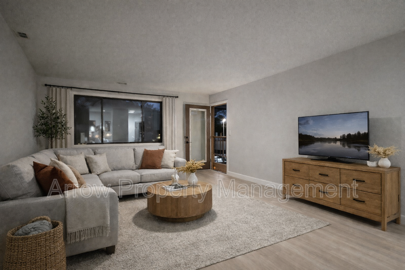 2380 N 44th St #6 - Photo 2 of 13