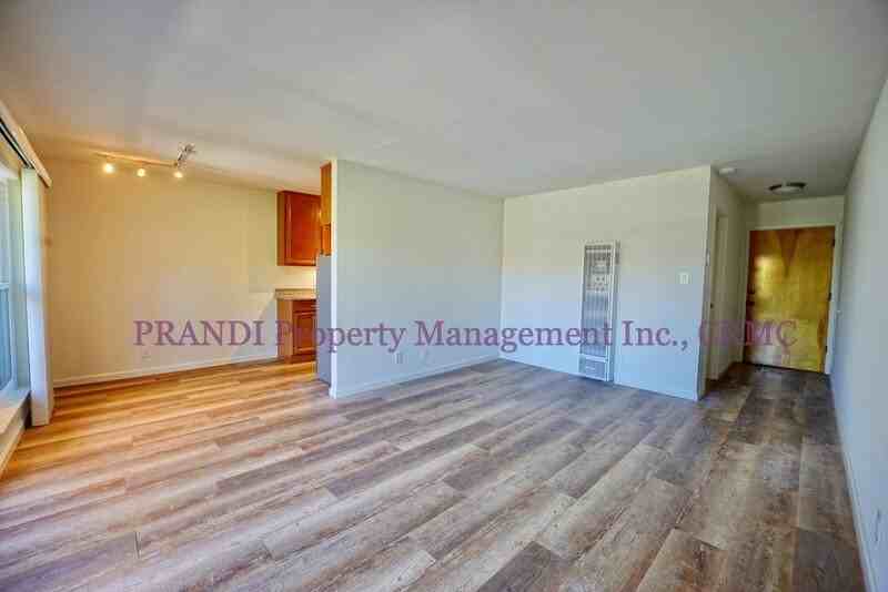 17 Shelley Dr #4 - Photo 4 of 14