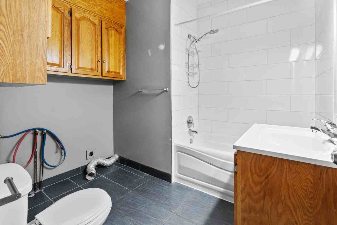 Rue Galt - Photo 5 of 9