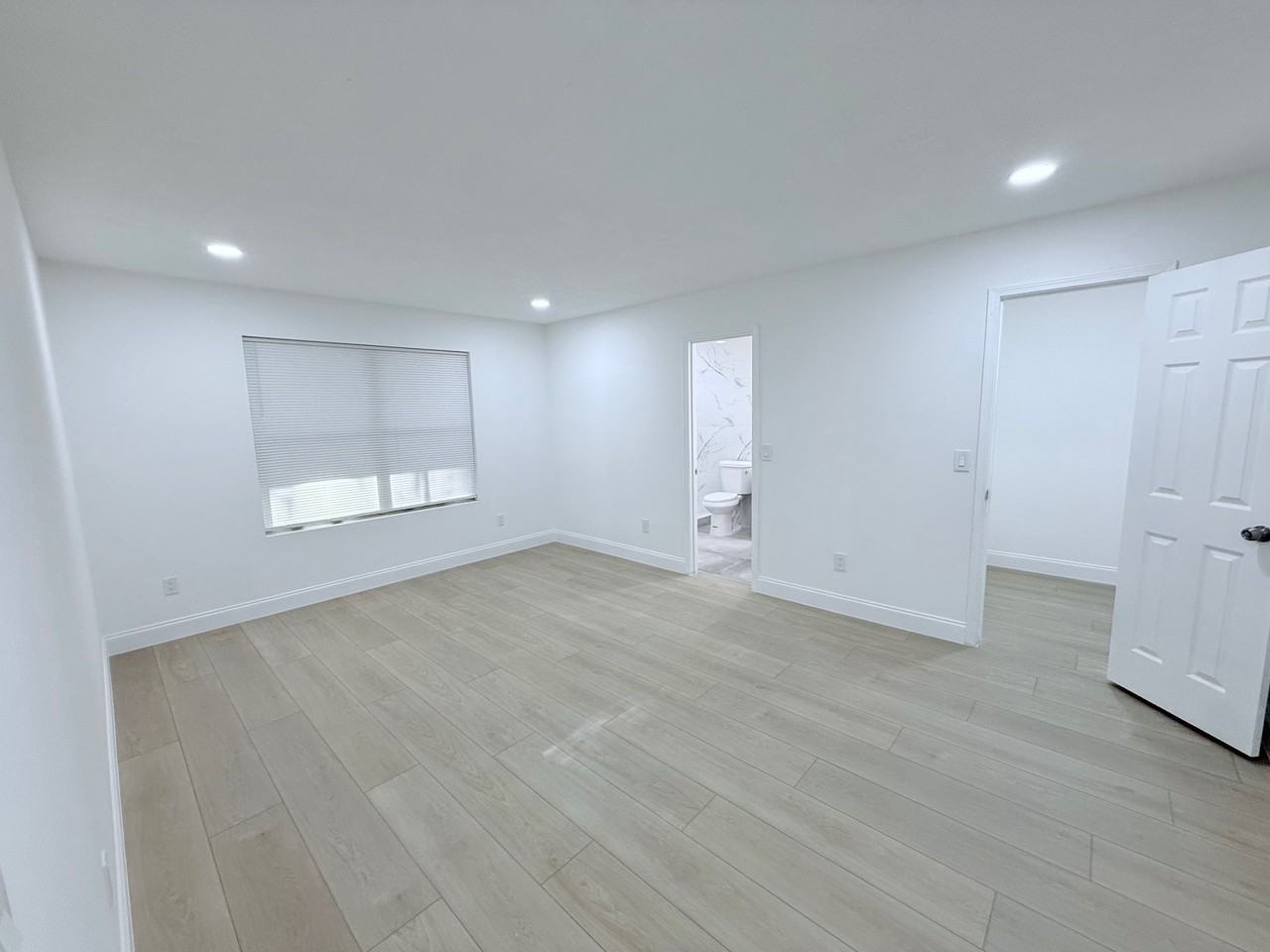 2160 Rothbury Drive - Photo 5 of 34