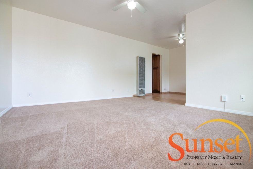 2-02. 4519 Campus Ave - Photo 2 of 14