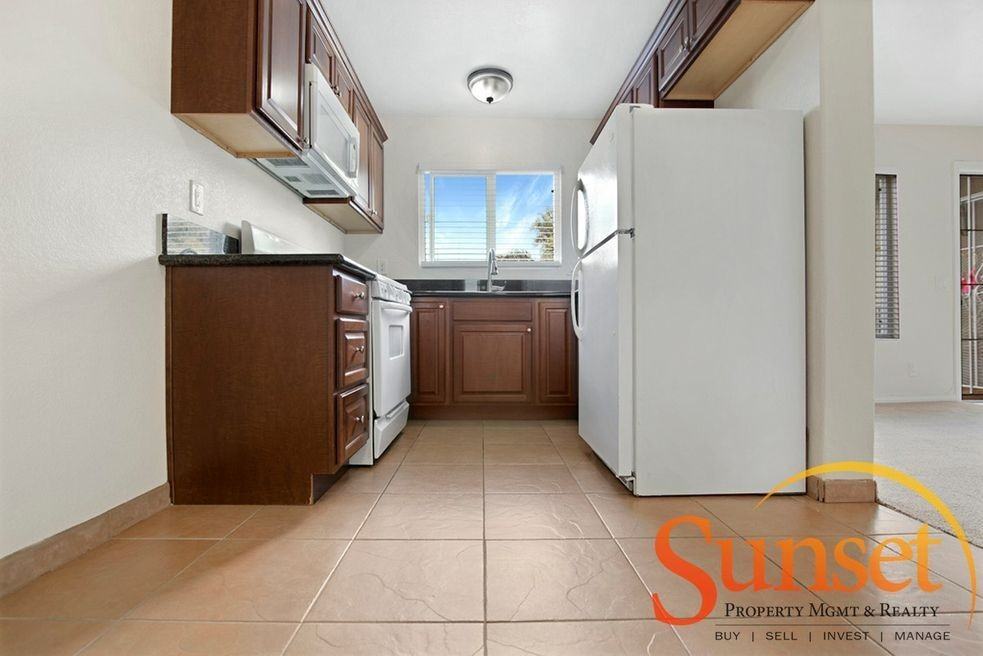 2-02. 4519 Campus Ave - Photo 3 of 14