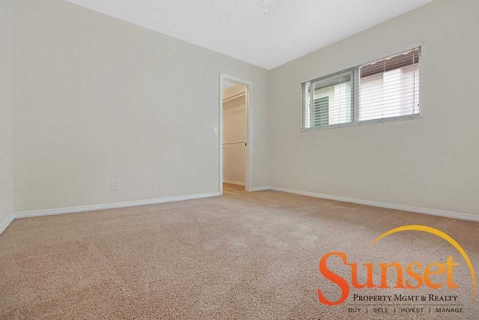 2-02. 4519 Campus Ave - Photo 5 of 14