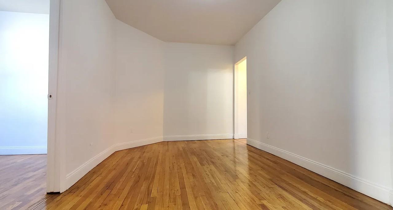 1636 Lexington Avenue #8 - Photo 4 of 11