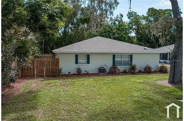 1613 28th Street West - Photo 2 of 11