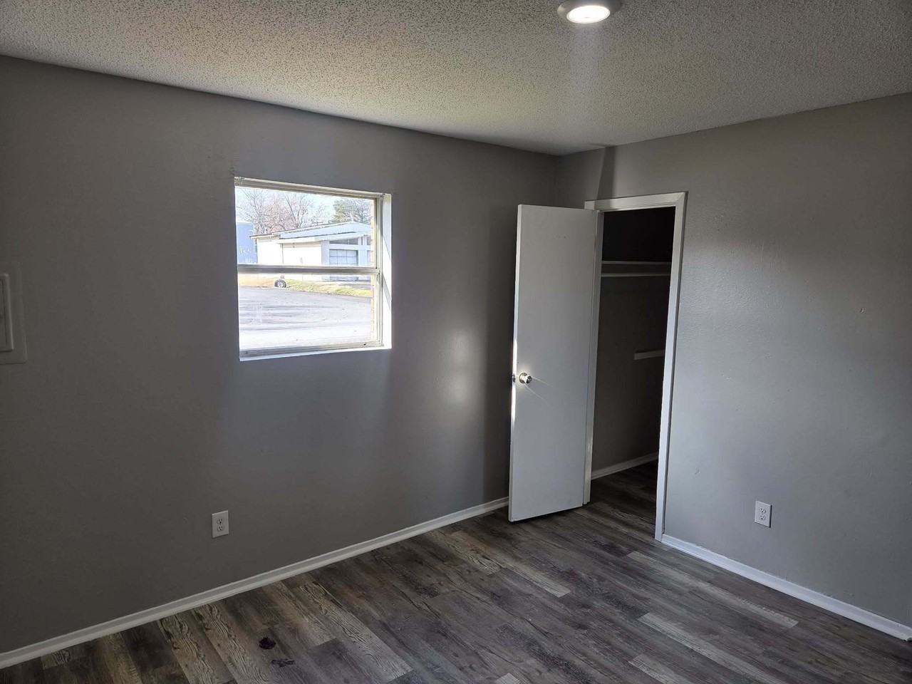 W. 30th Apartments - Photo 5 of 28