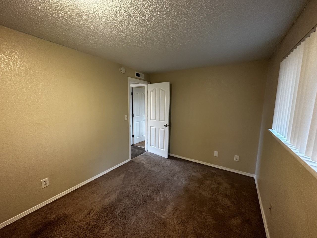 Wayside Terrace Northeast - Photo 6 of 27