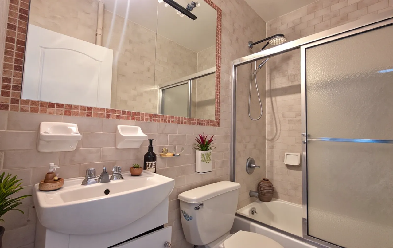 495 9th Avenue #5A - Photo 5 of 10