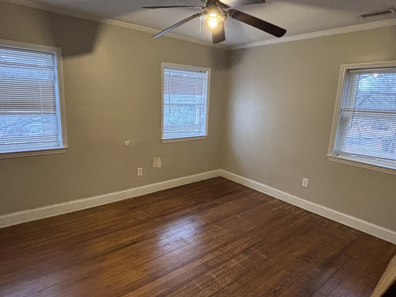 1042 Bose Avenue - Photo 4 of 8