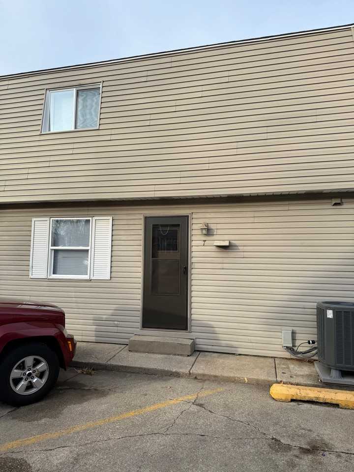 65 Locust St #7 - Photo 6 of 8