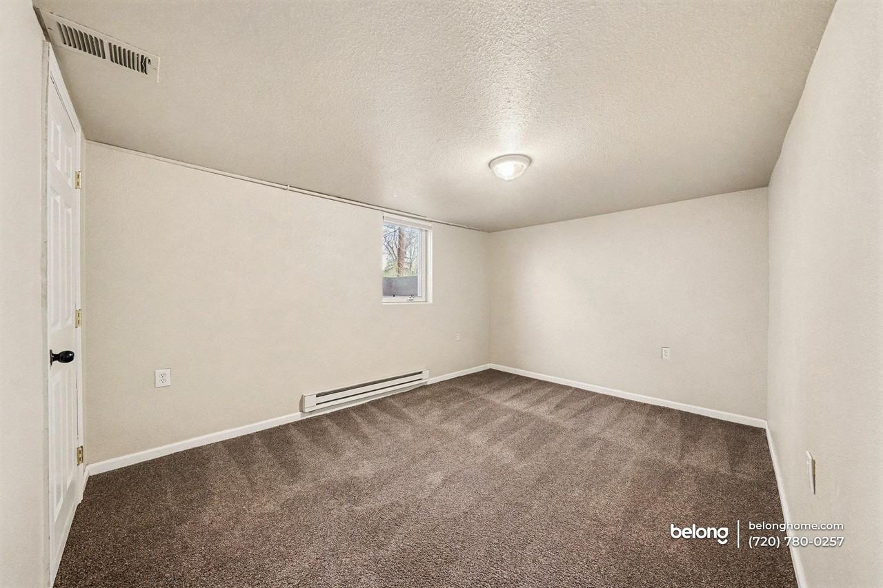 425 9th Ave #B - Photo 5 of 14