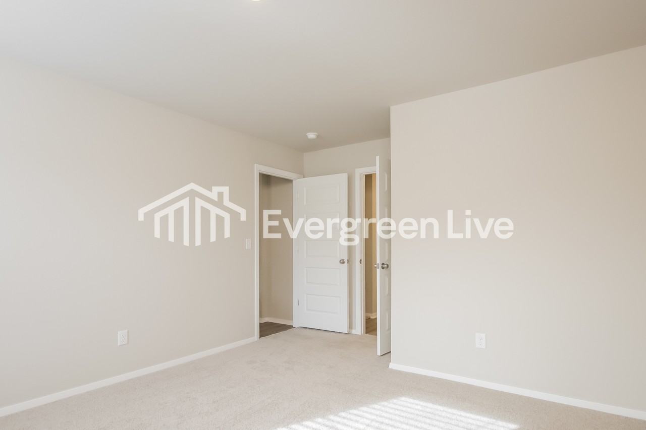 2575 E Meramec St - Photo 4 of 15