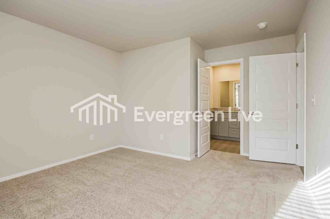 2551 E Meramec St - Photo 5 of 16