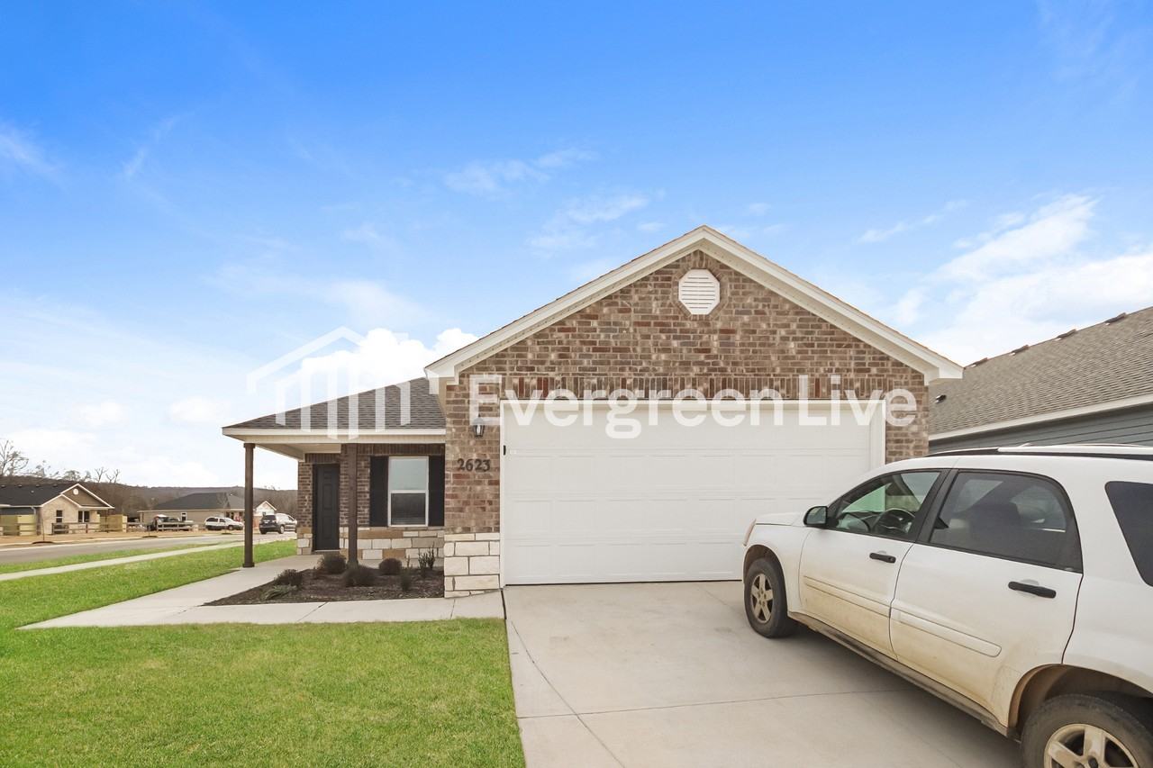 2623 E Meramec St - Photo 2 of 16