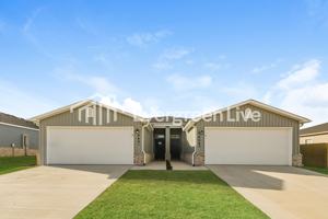 featured image of 6601 NW Kathleen St