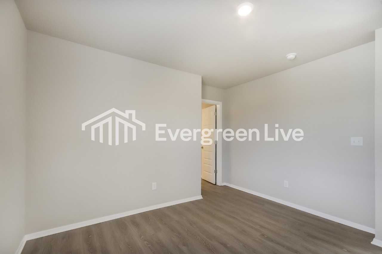 6511 Nw Kathleen St - Photo 7 of 15